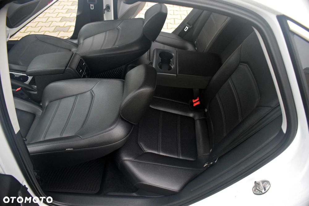 Volkswagen Passat - 36