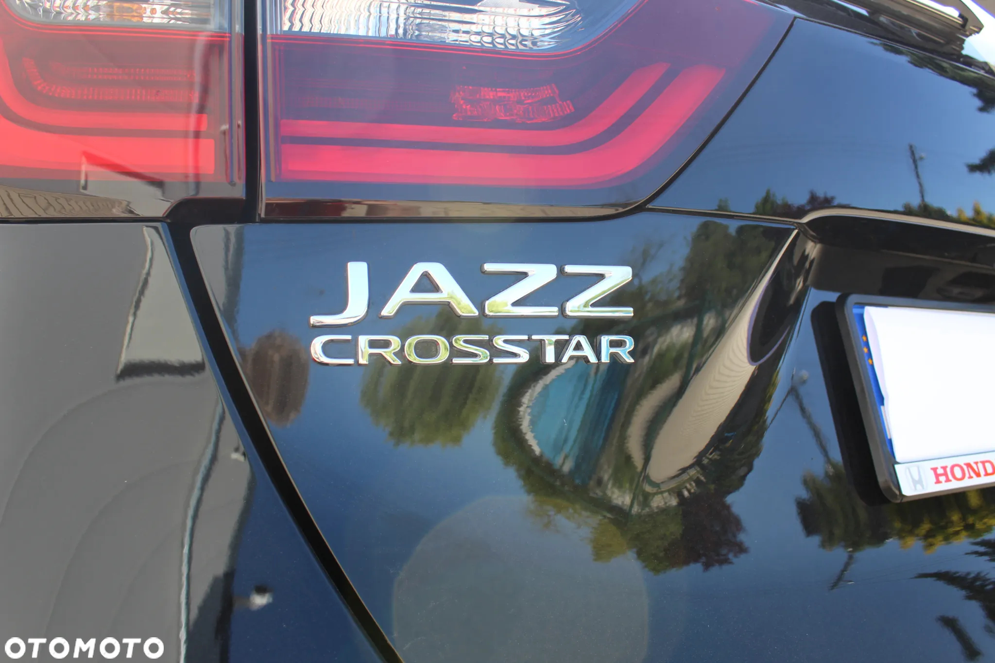 Honda Jazz 1.5 i-MMD Executive Crosstar (Czarny Dach) - 36