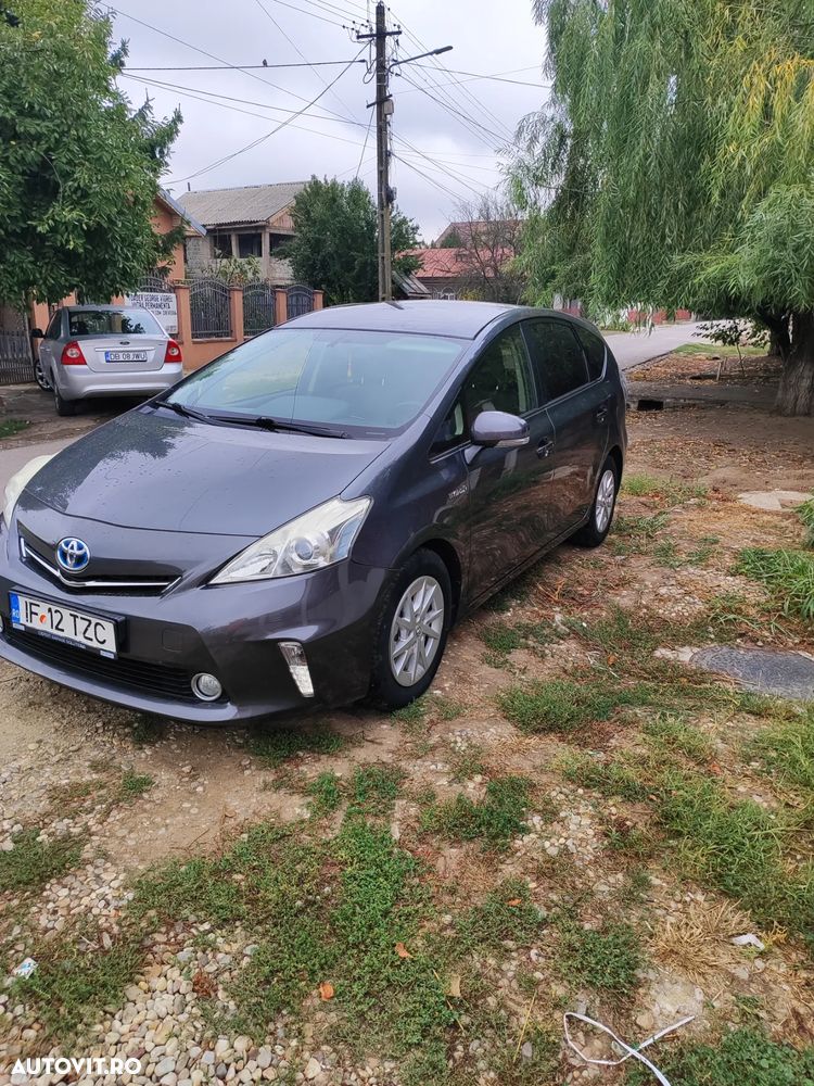 Toyota Prius+ (Hybrid) - 3