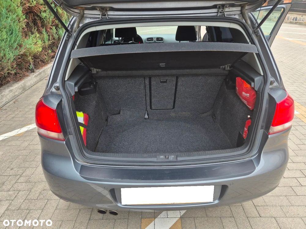 Volkswagen Golf - 6