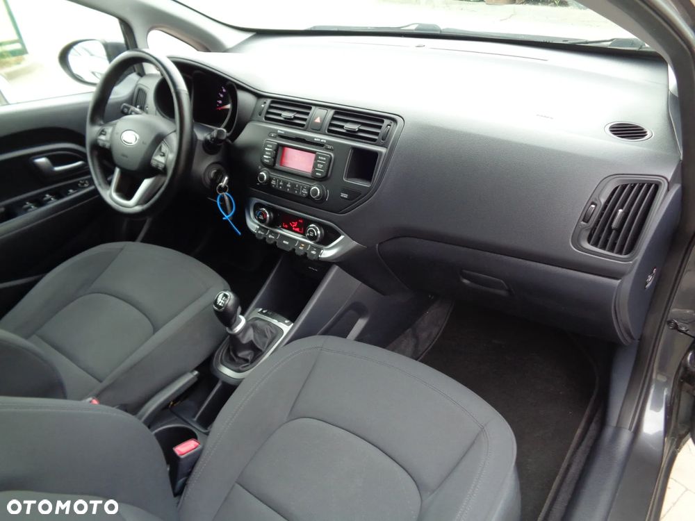 Kia Rio 1.4 Comfort - 22