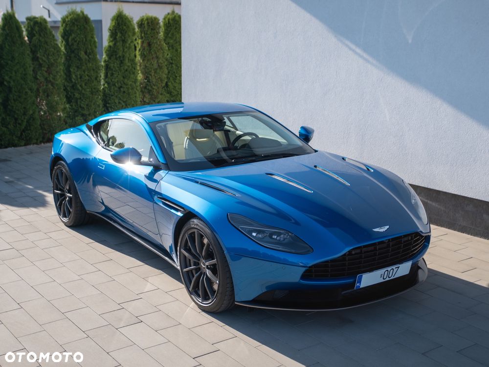 Aston Martin DB11 V12 AMR - 4