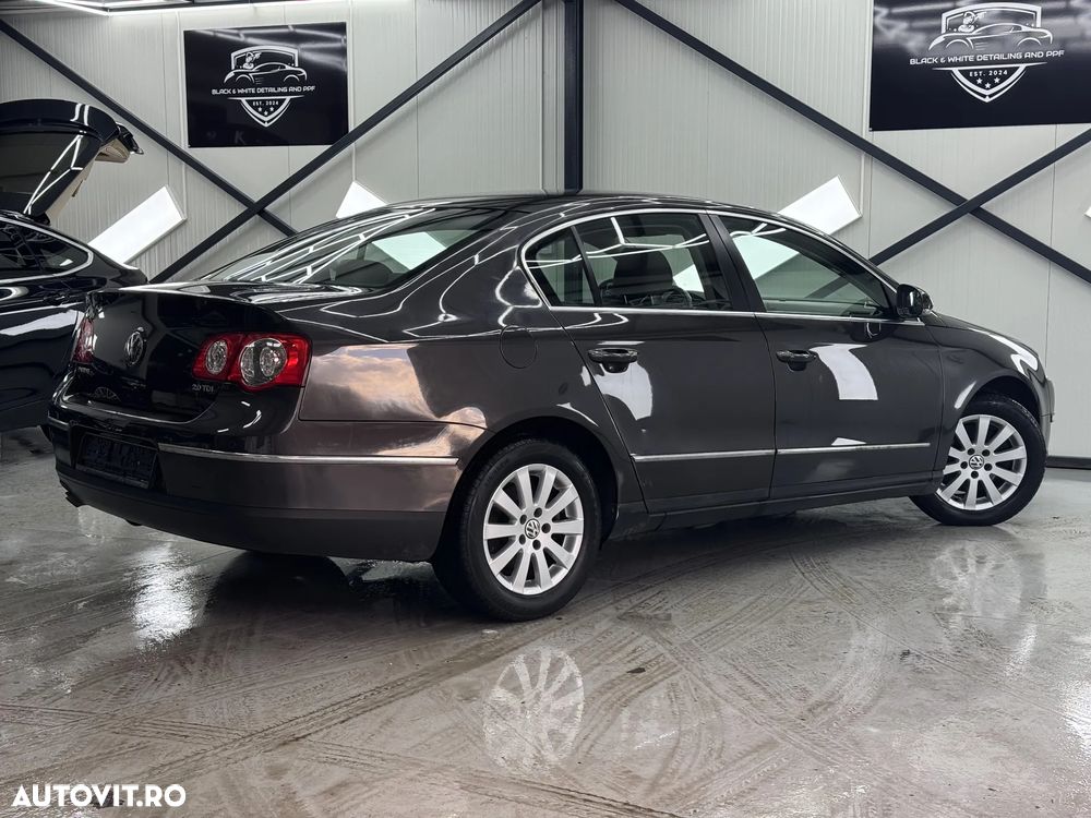 Volkswagen Passat 2.0 TDI DPF DSG Comfortline - 4