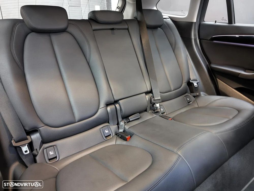 BMW X1 25 e xDrive Line Sport - 35