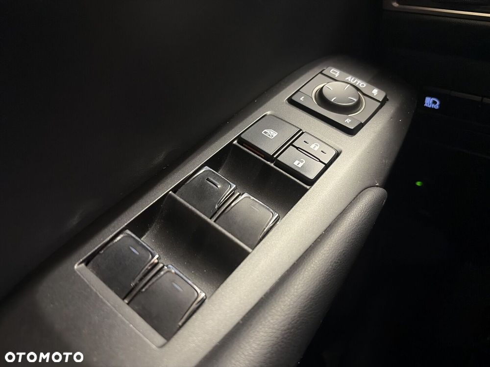 Lexus NX 300h Business Edition AWD - 19