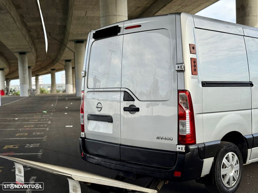 Nissan NV400 c/ plataforma elevatória - 10