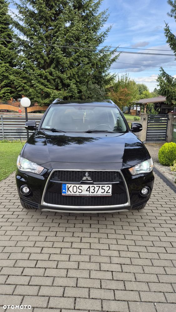 Mitsubishi Outlander - 2