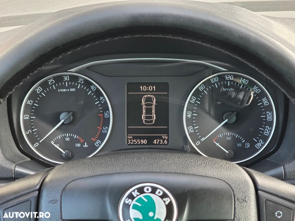 Skoda Octavia 1.6 TDI DPF Ambiente Green tec - 11