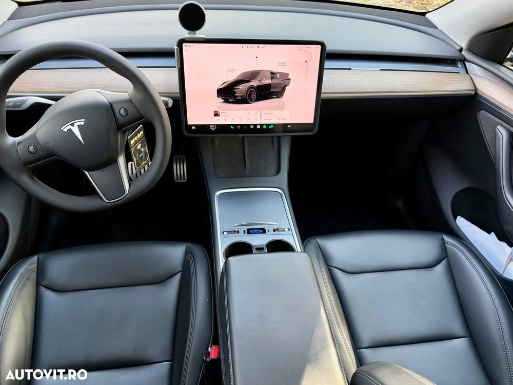Tesla Model Y Performance - 10