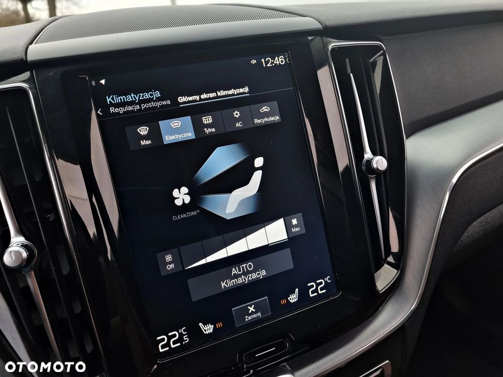 Volvo XC 60 D4 Momentum Pro - 21