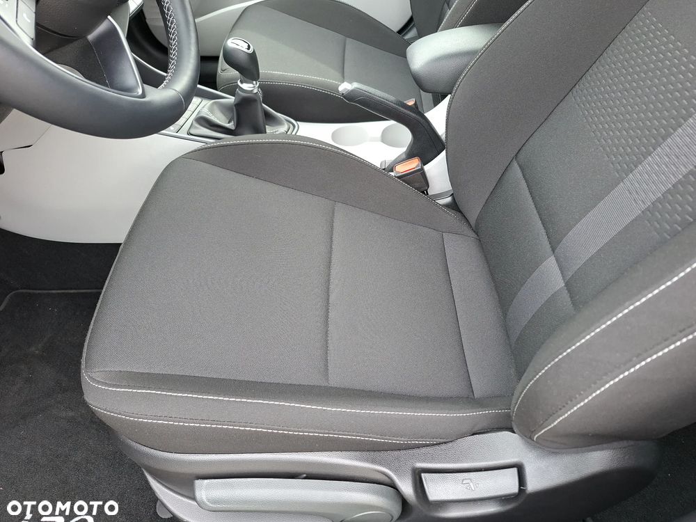 Hyundai i20 1.2 Modern - 12