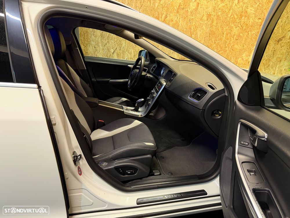 Volvo V60 1.6 D2 Drive R-Design Powershift Start/Stop - 14