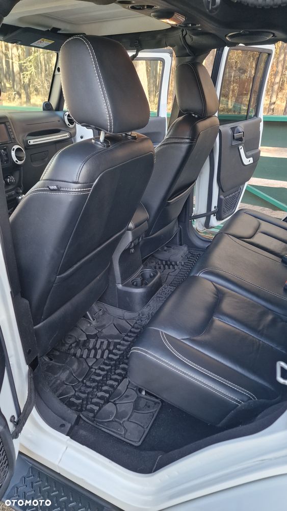 Jeep Wrangler 2.8 CRD Unlim Sahara - 21