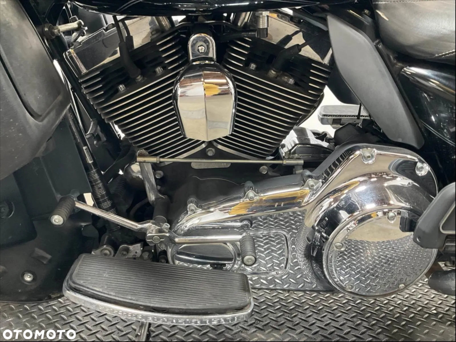 Harley-Davidson FLHS Electra Glide - 6