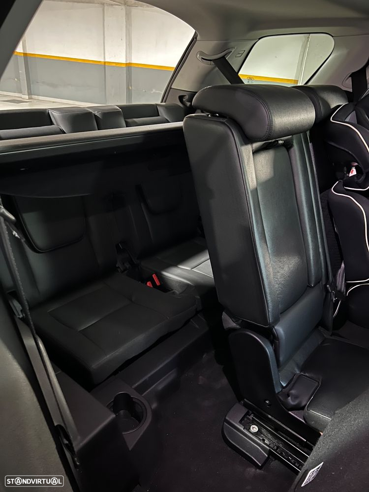 Land Rover Discovery Sport 2.0 TD4 HSE Luxury 7L - 13