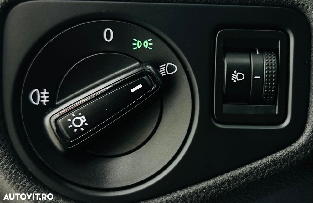 Volkswagen Golf 1.6 TDI DPF BlueMotion - 13