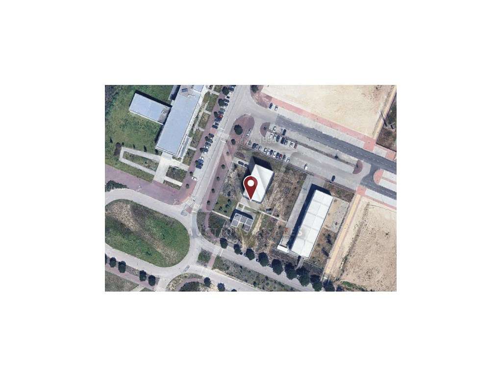 Armazém destinado a serviços e atividade industrial, com duas divis... - Grande imagem: 2/4