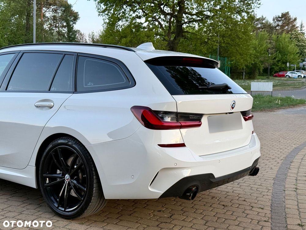 BMW Seria 3 330i M Sport sport - 17