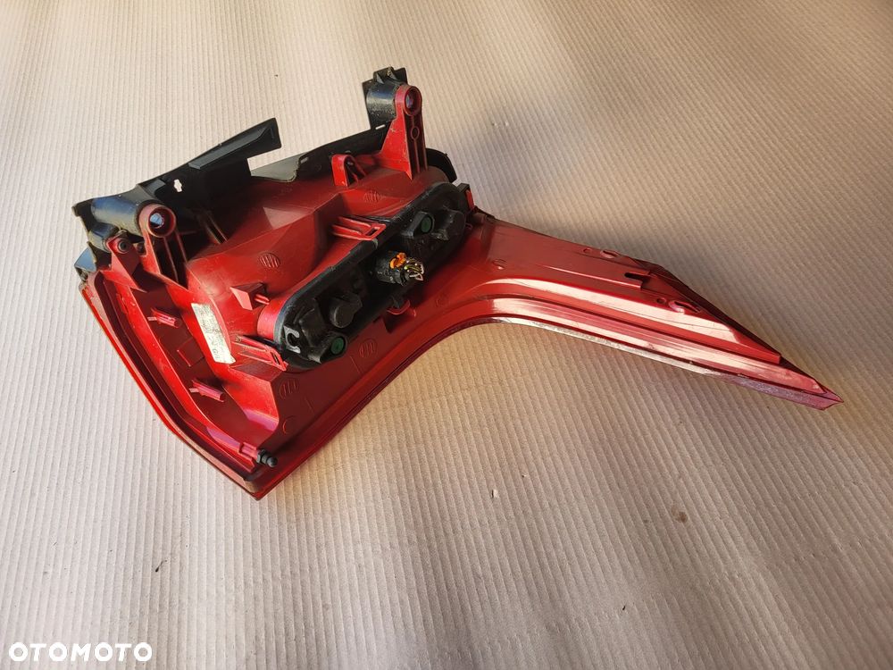 Lampa tylna lewa Peugeot 5008 I - 6
