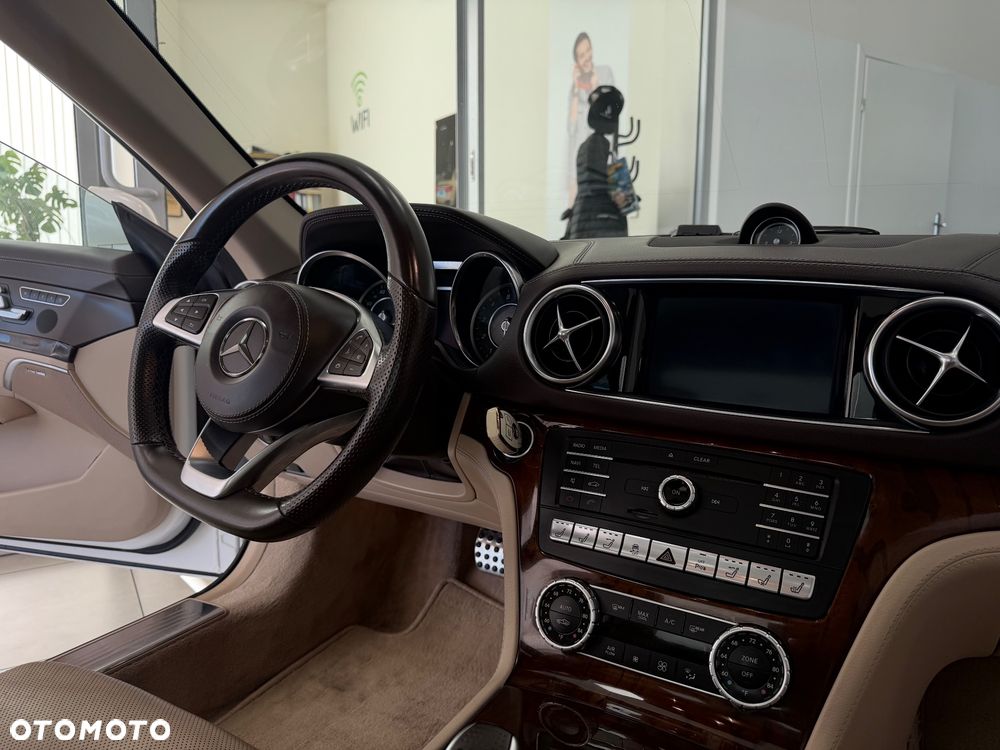 Mercedes-Benz SL - 37