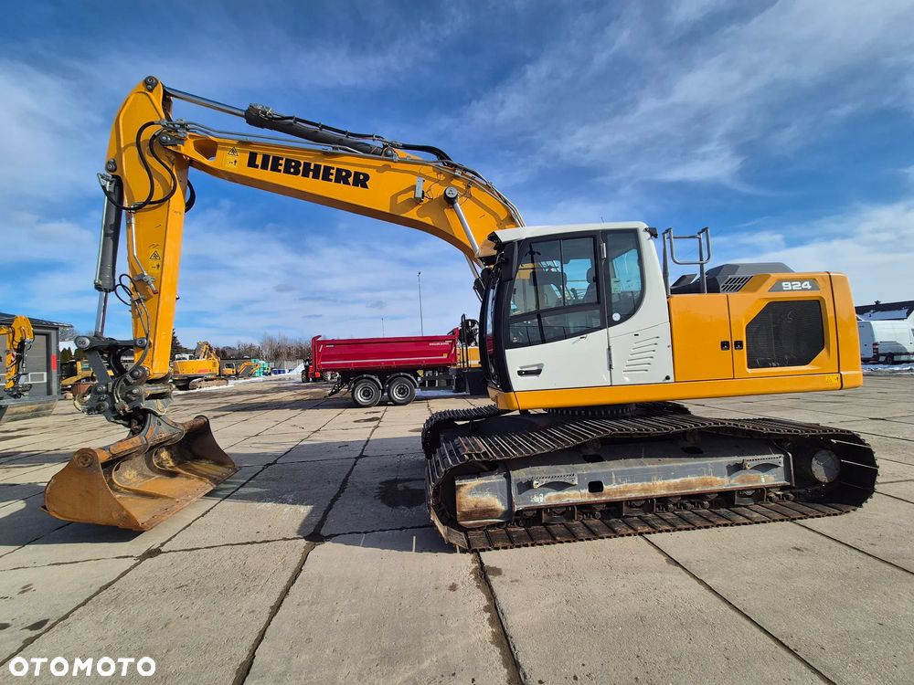 Liebherr R924 - 12