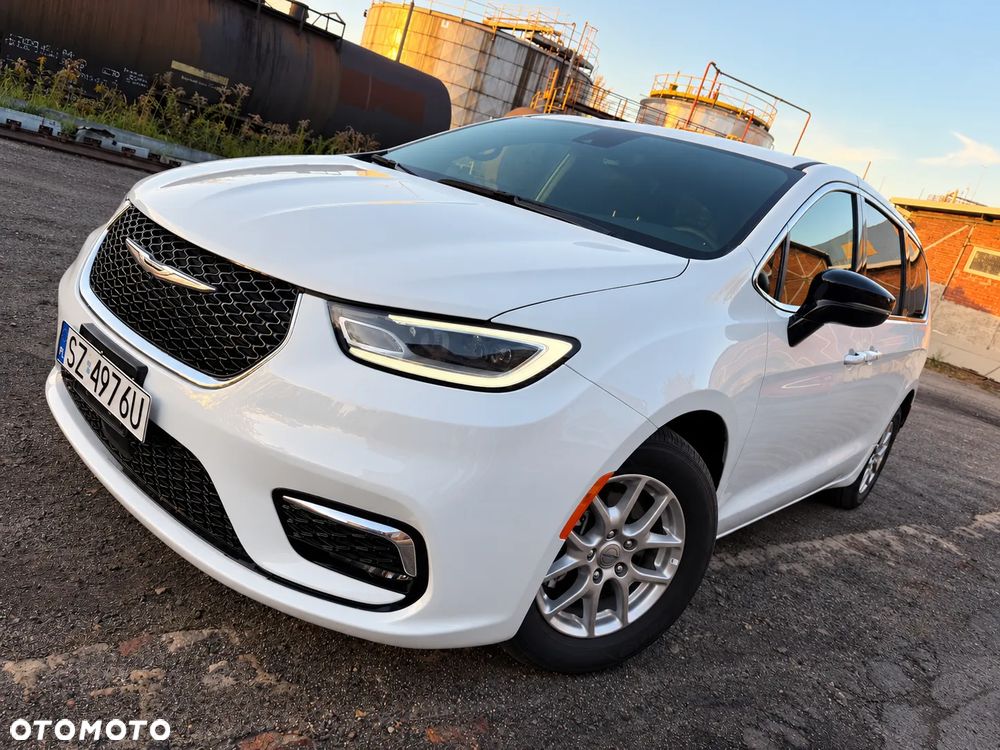 Chrysler Pacifica - 19