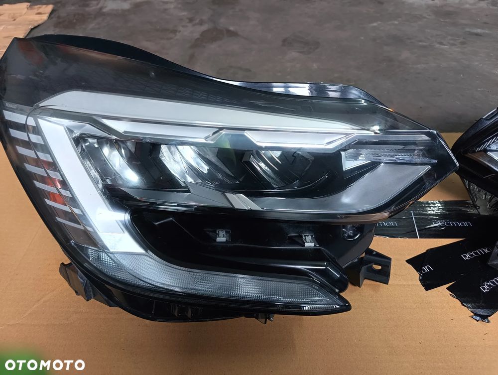 RENAULT CAPTUR II FULL LED LAMPA prawa 260104525R - 3