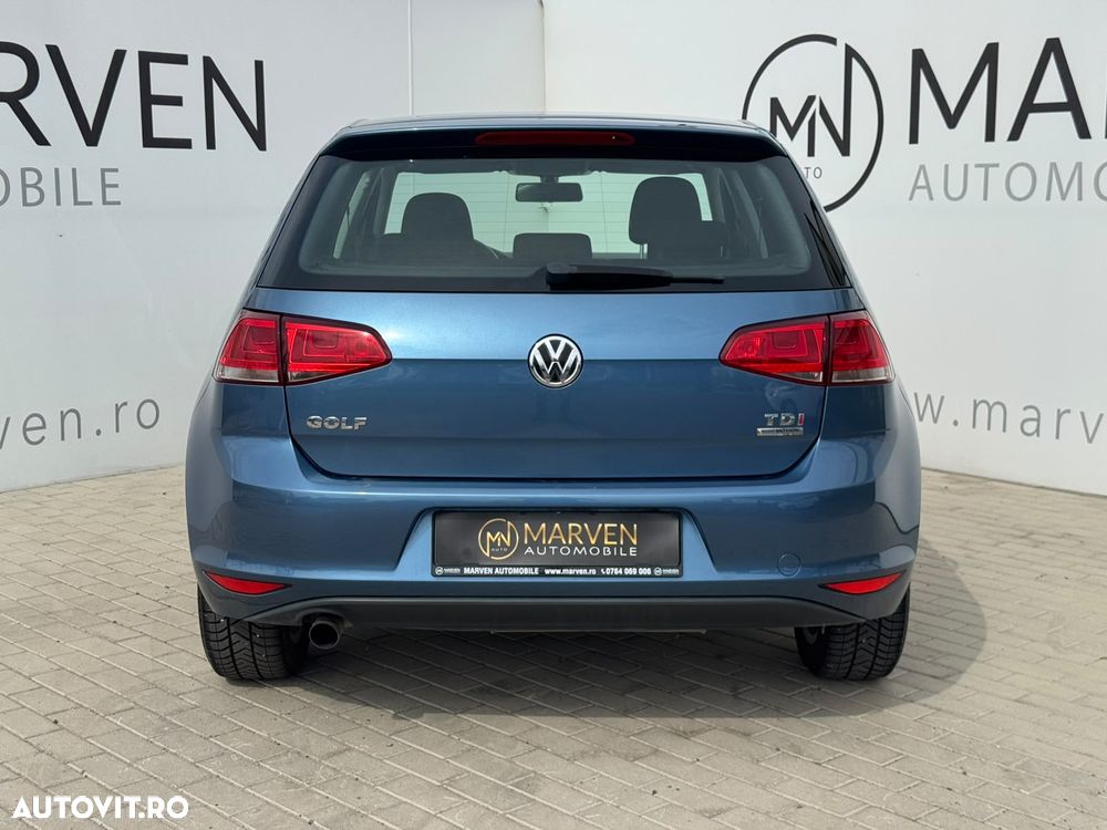 Volkswagen Golf - 6