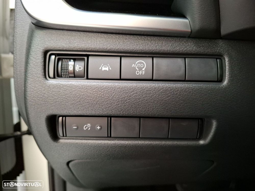 Nissan Qashqai 1.3 DIG-T N-Connecta LED+TT+SKY Xtronic - 21