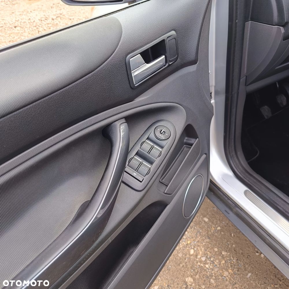 Ford Kuga 2.0 TDCi Individual - 23