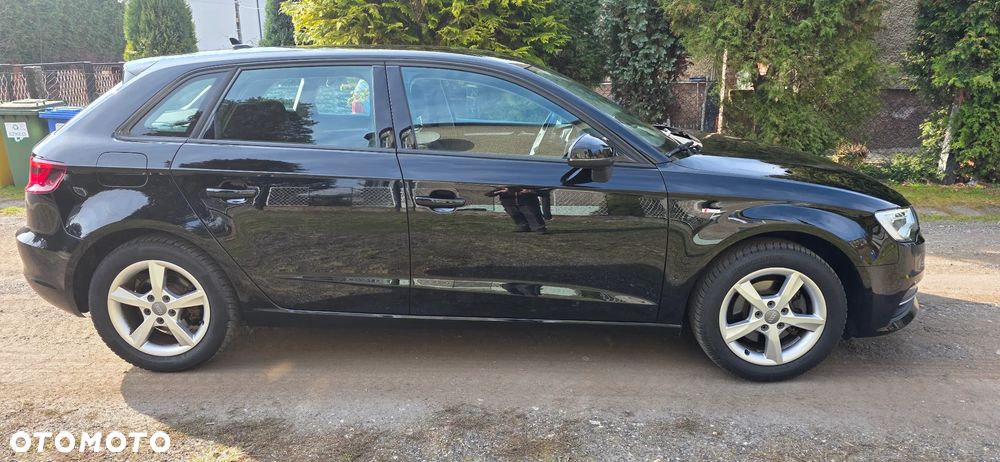 Audi A3 Sportback 1.4 TFSI S line Sportpaket - 4