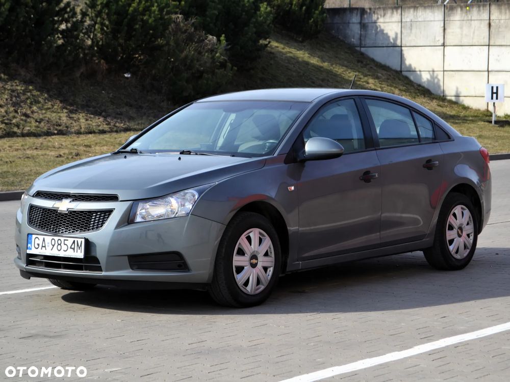 Chevrolet Cruze 1.6 Base - 1