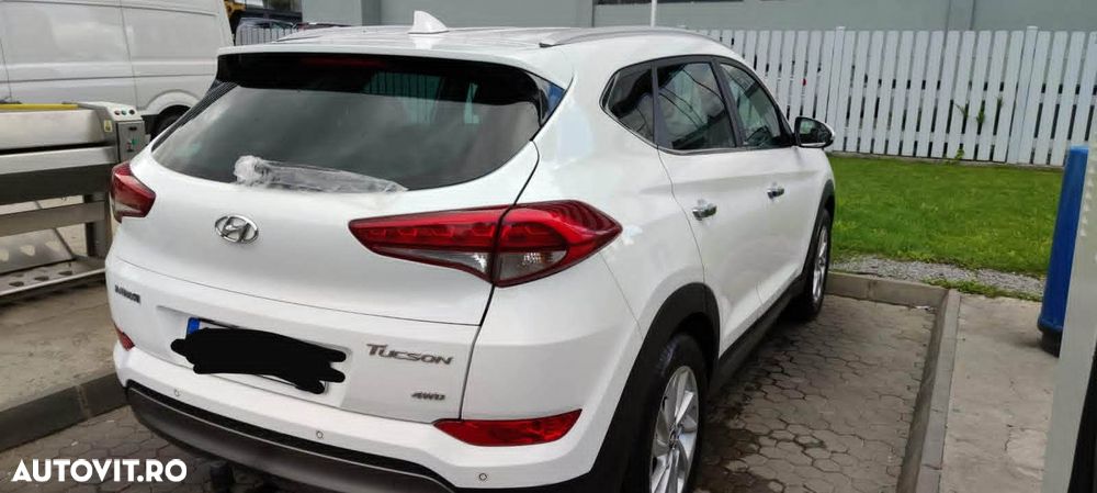 Hyundai Tucson 2.0 CRDI 4WD 6AT Style - 18