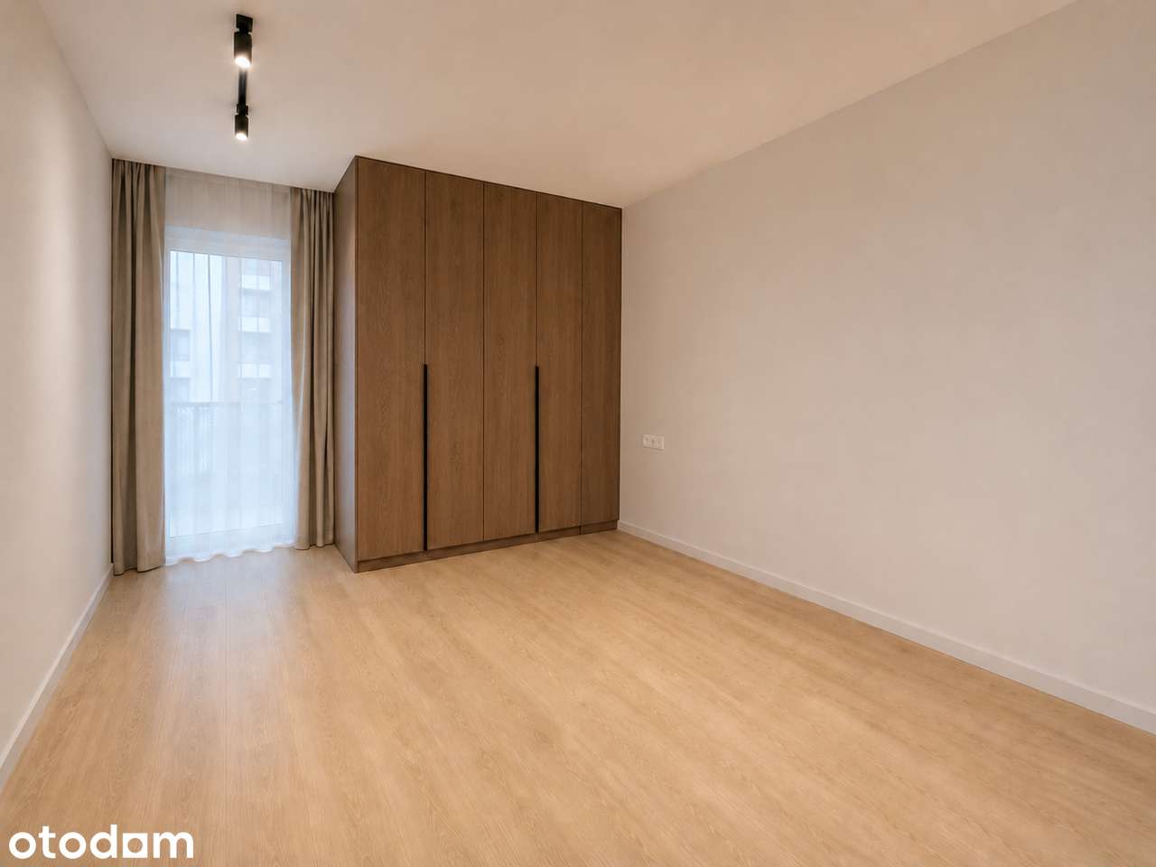 Ustawne 3 pokoje + Hala Garażowa_ 12 min od Centrum, bez PCC