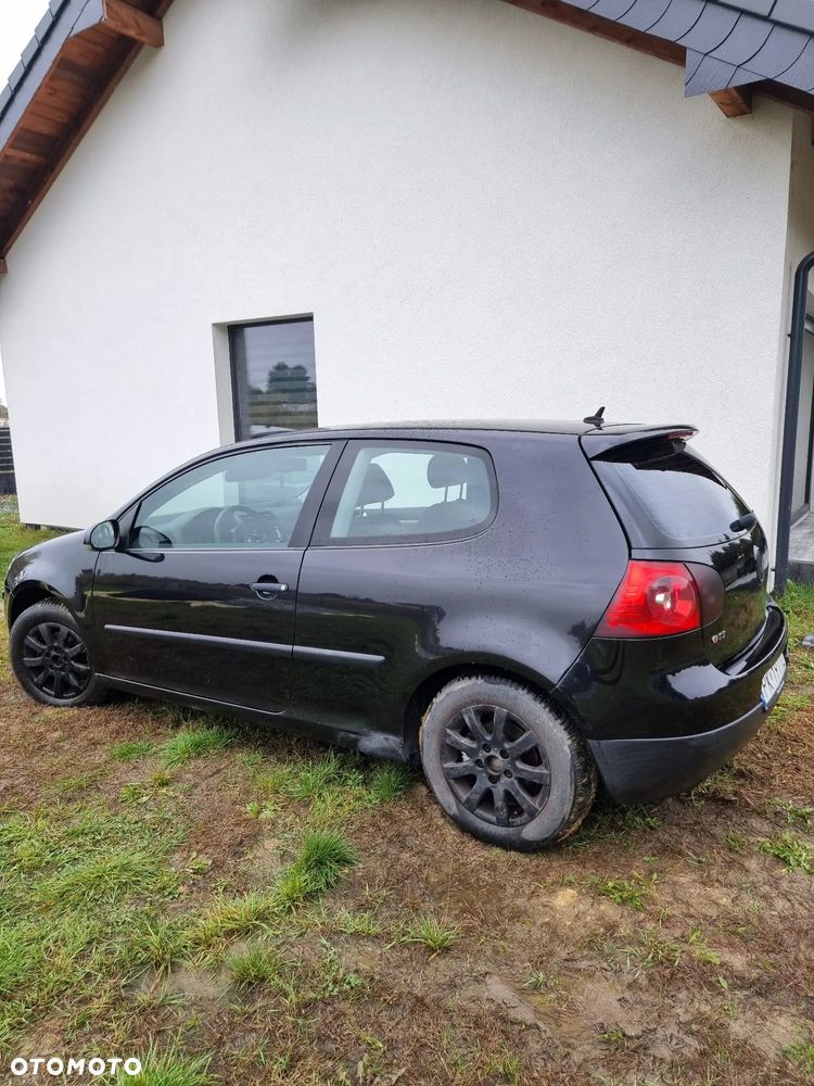 Volkswagen Golf V 1.9 TDI Comfortline - 2