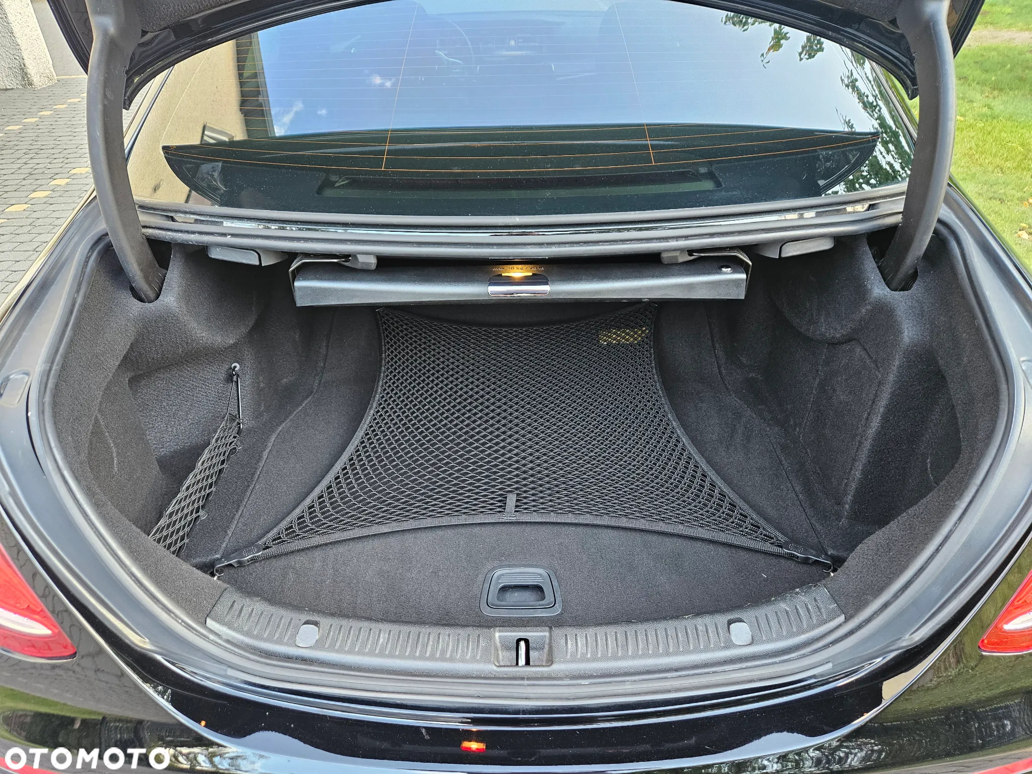 Mercedes-Benz Klasa E 300 9G-TRONIC AMG Line - 23