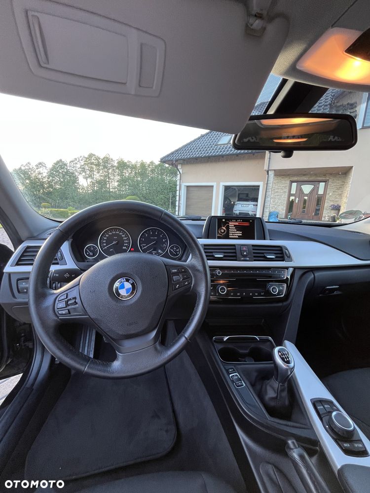 BMW Seria 3 318i Edition Luxury Line Purity - 13