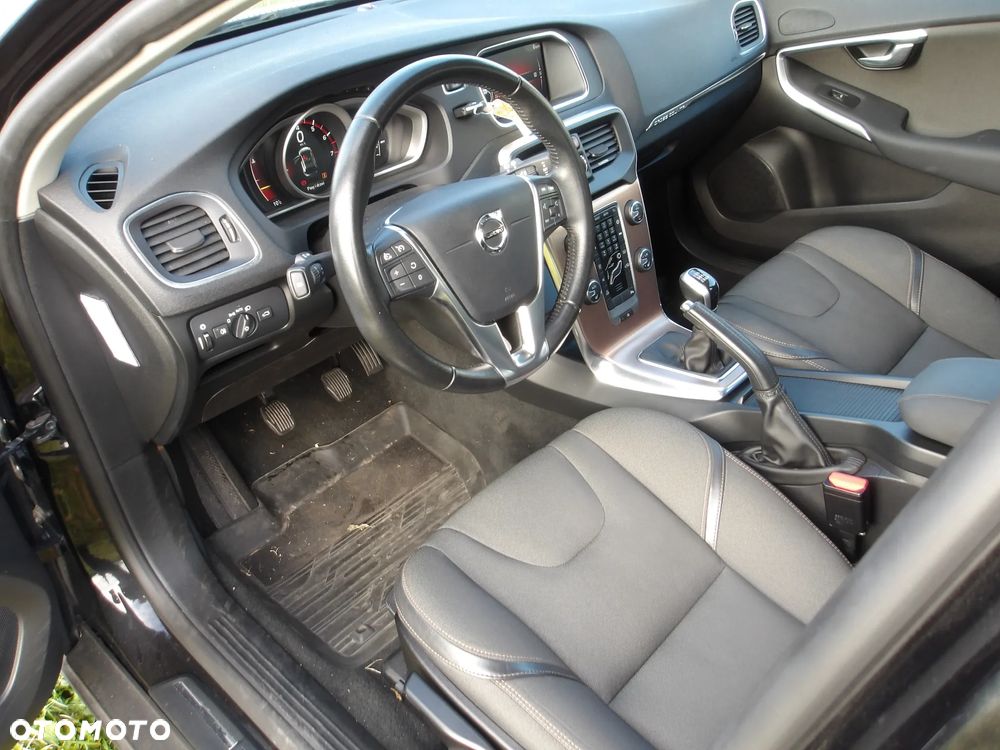 Volvo V40 T3 Momentum - 7