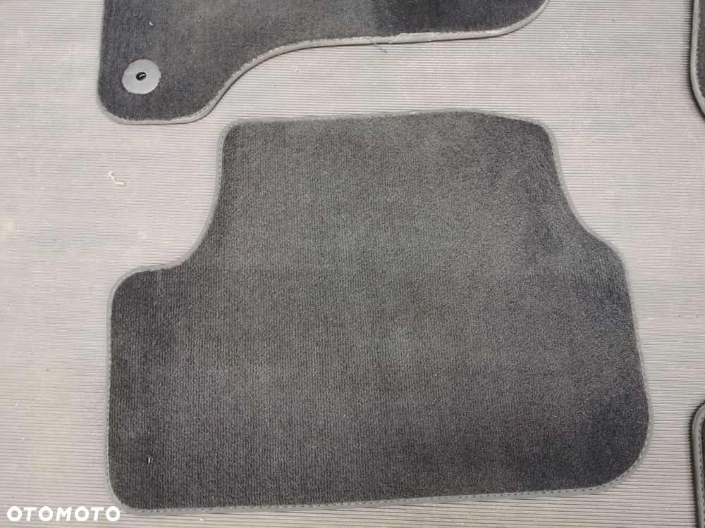 vw e-golf golf vii 7 oryginalne welurowe ddywaniki do elektryka - 5