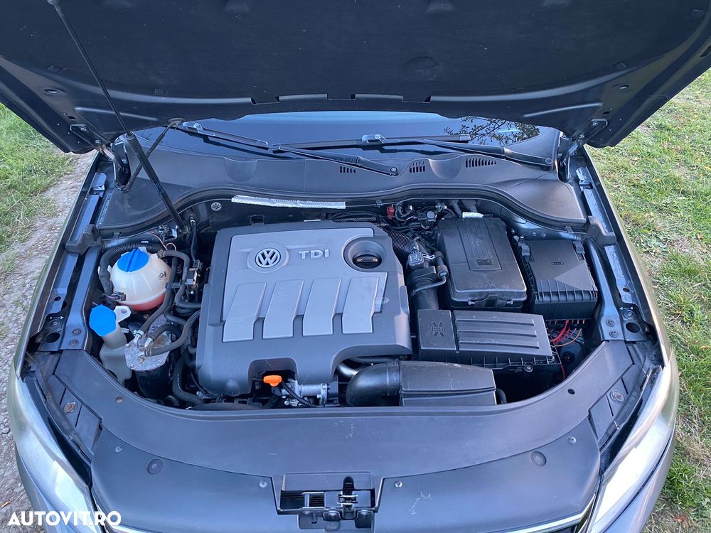 Volkswagen Passat 1.6 TDI BlueMotion Technology Highline - 19