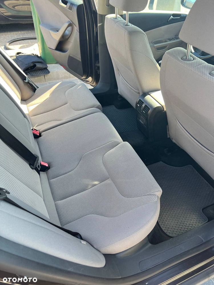 Volkswagen Passat 2.0 TDI Comfortline DSG - 18