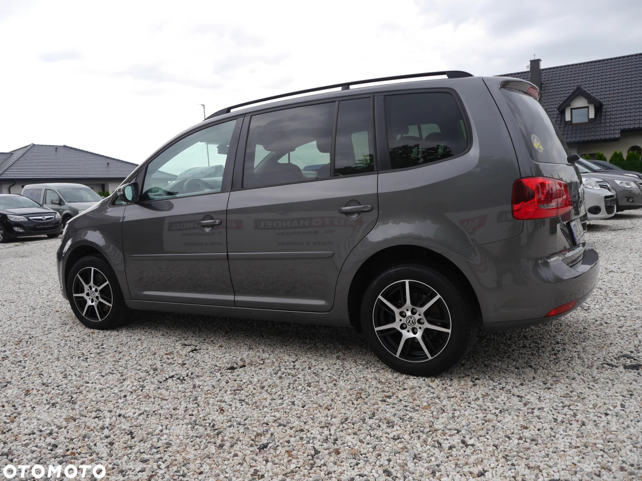 Volkswagen Touran 2.0 TDI DPF BlueMotion Technology DSG Comfortline - 14