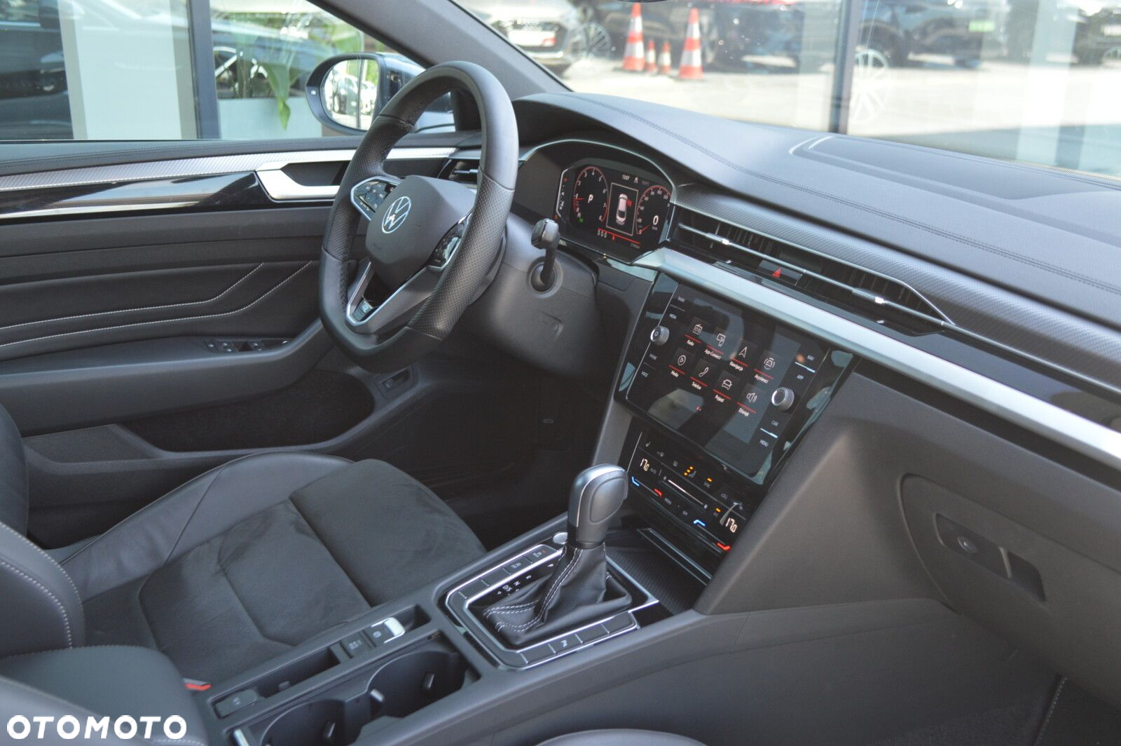Volkswagen Arteon 2.0 TSI R-Line DSG - 27