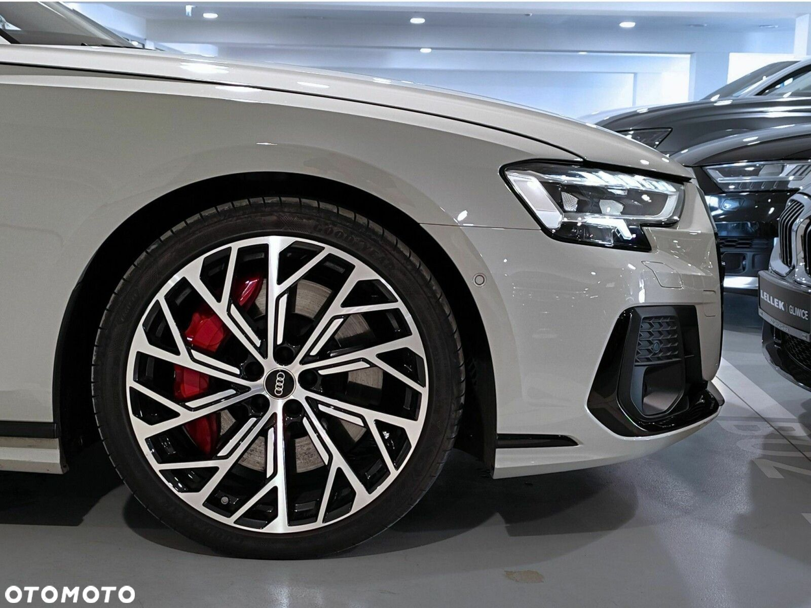 Audi S8 - 6