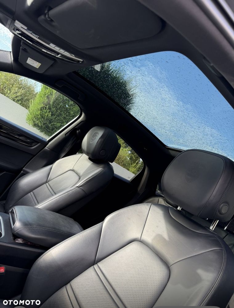 Porsche Cayenne - 6