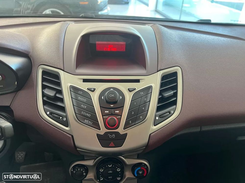 Ford Fiesta 1.4 TDCi Connection - 13