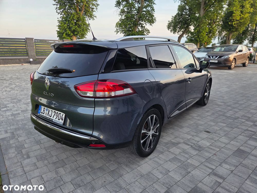 Renault Clio 1.2 16V 75 LIMITED - 9