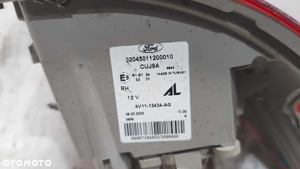 Lampa prawy tył zewnętrzna (w błotnik) Ford B-MAX AV11-13404-AG lekkie uszkodzenie - 3