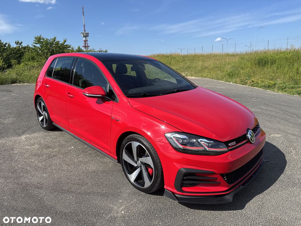Volkswagen Golf - 2