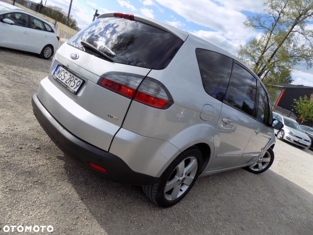 Ford S-Max - 25